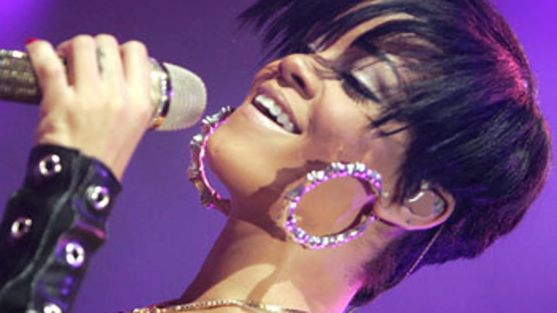 Rihanna no actuará en Yakarta Rihanna no actuará en Yakarta