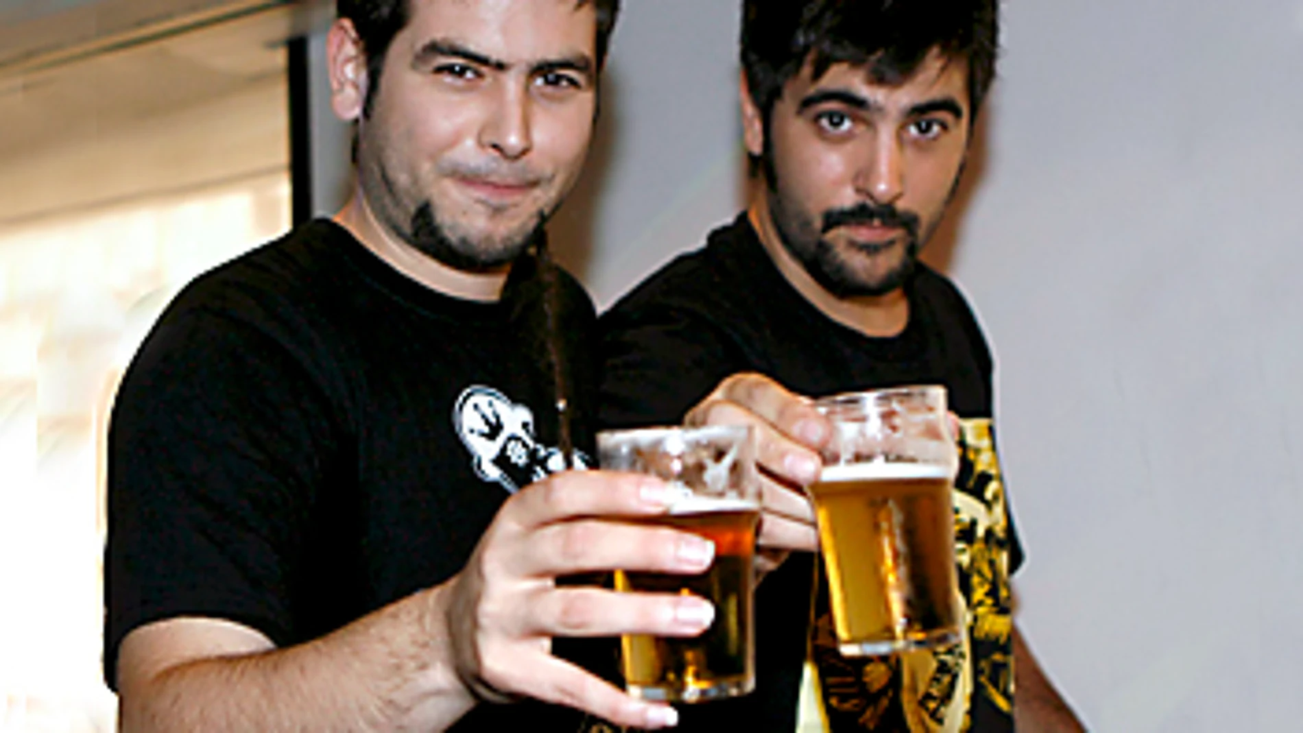 Estopa con unas cañas Estopa con unas cañas