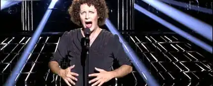 Ángel Llacer como Edith Piaf Ángel Llacer como Edith Piaf