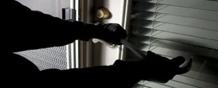 Un hombre entra robar en un piso de A Coruña y se deja dentro el DNI Un hombre entra robar en un piso de A Coruña y se deja dentro el DNI