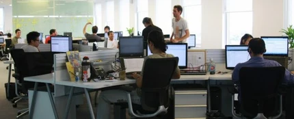 Ambiente de trabajo en una oficina Ambiente de trabajo en una oficina