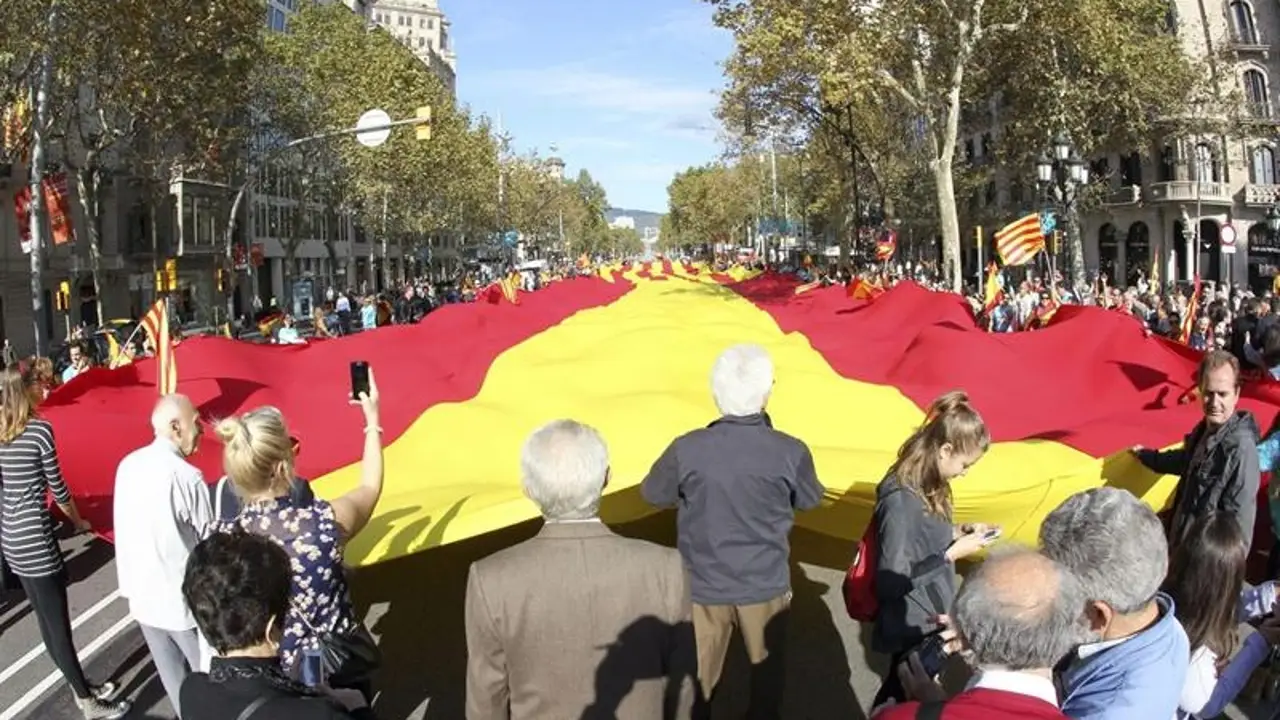 Bandera de España y Cataluña en Barcelona Bandera de España y Cataluña en Barcelona