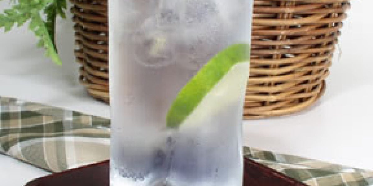 Gin-tonic en vaso tumbler
