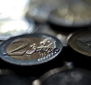 Monedas de 2 y 1 euro Monedas de 2 y 1 euro