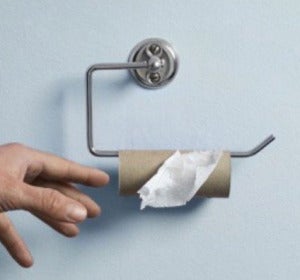 Un rollo de papel higiénico vacío Un rollo de papel higiénico vacío