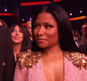 La cara de Nicki Minaj al ver a JLo bailando 'Anaconda' La cara de Nicki Minaj al ver a JLo bailando 'Anaconda'