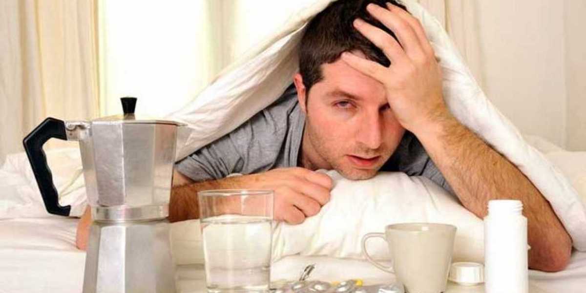 Un hombre intenta superar la 'resaca'