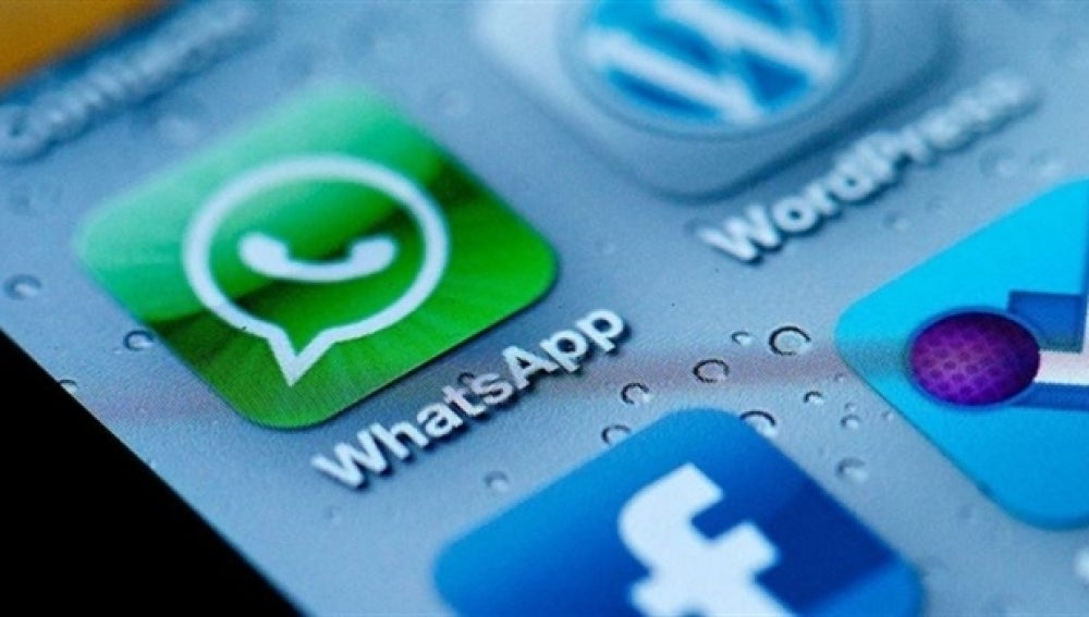 Logo de WhatsApp en un iPhone