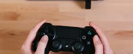 NES jugada con un mando de Playstation 4 NES jugada con un mando de Playstation 4