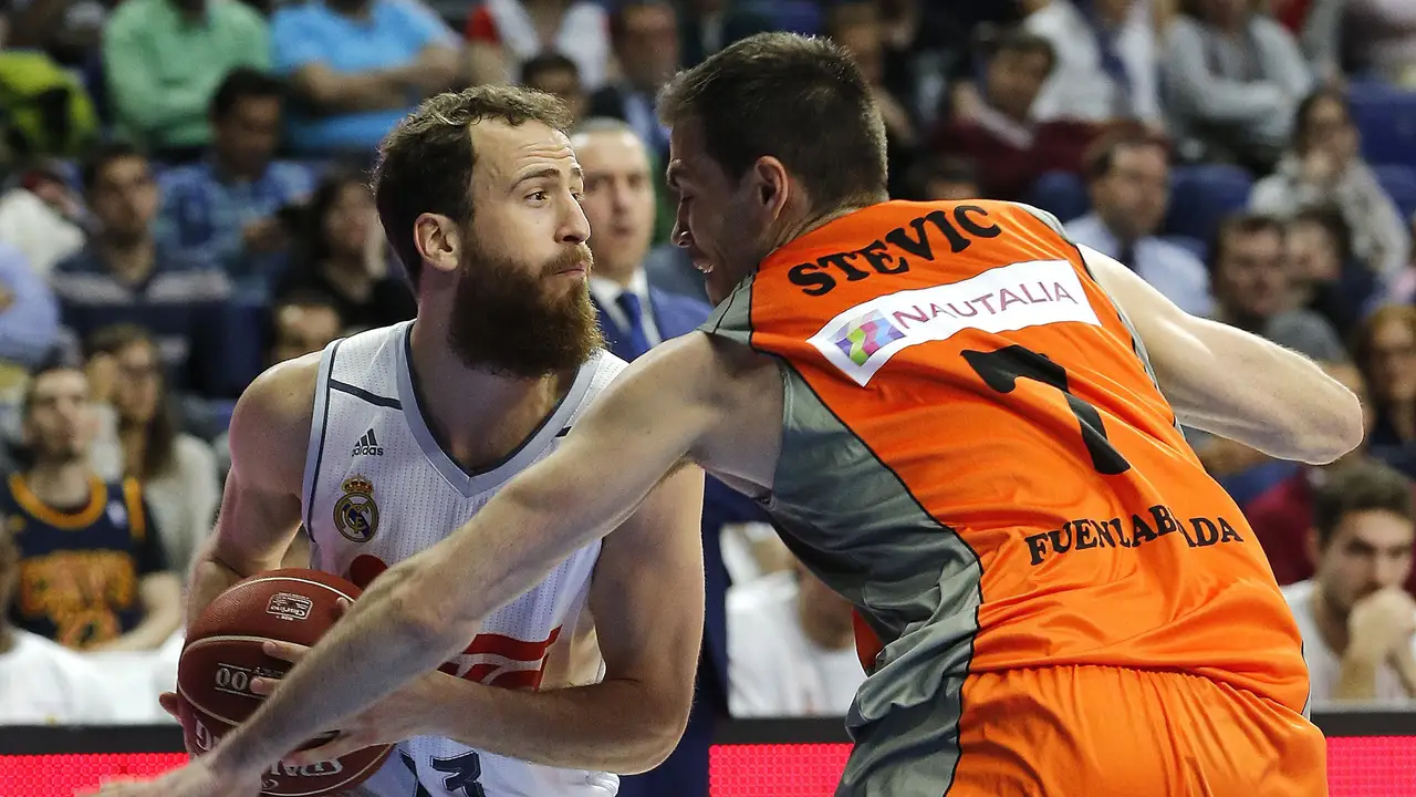 El Chacho Rodríguez, ante Oliver Stevic del Fuenlabrada El Chacho Rodríguez, ante Oliver Stevic del Fuenlabrada