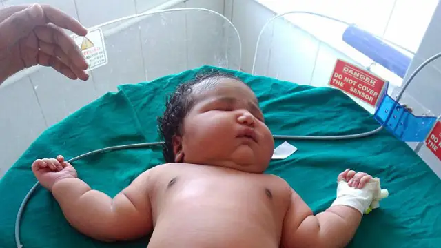 Nace en la India una bebé de 6,8 kilos