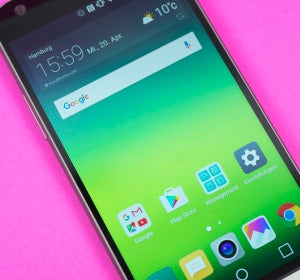 Un teléfono móvil con Android Un teléfono móvil con Android