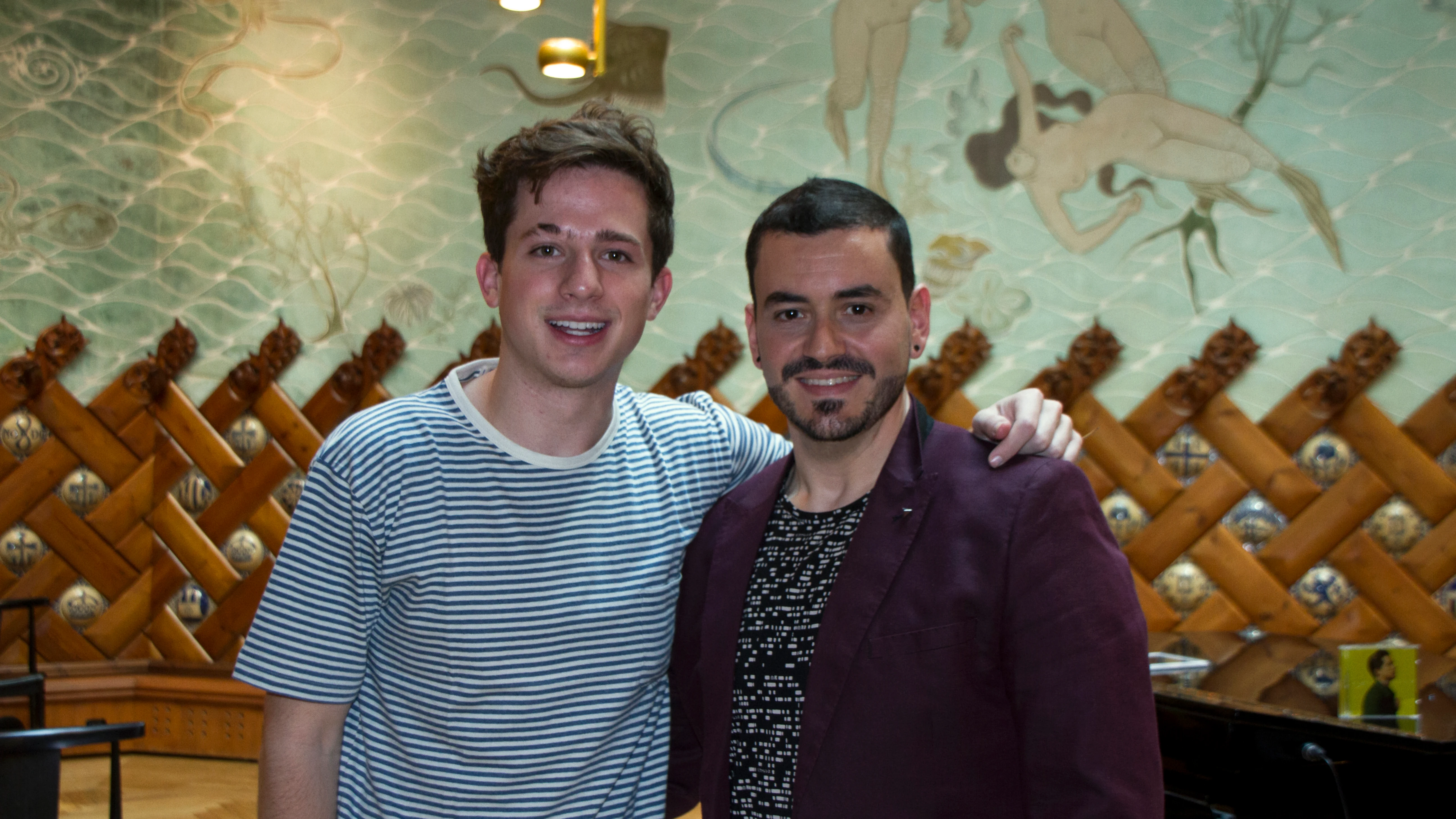 Juanma Romero con Charlie Puth