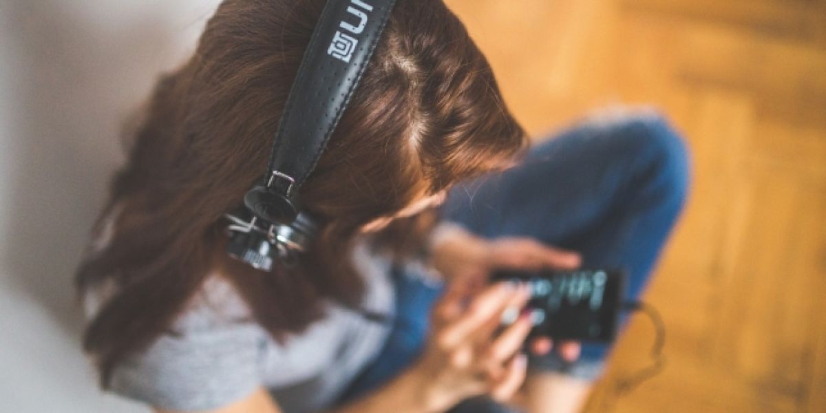 Escuchar música