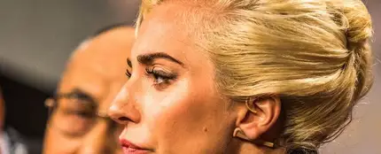 Lady Gaga junto al Dalai Lama Lady Gaga junto al Dalai Lama