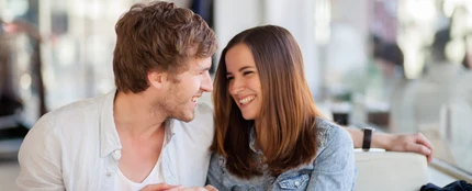 Pareja tomando un café Pareja tomando un café