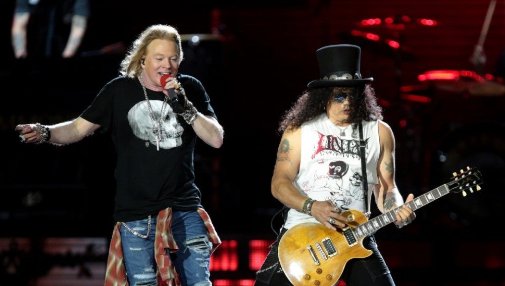 Guns N' Roses durante uno de sus conciertos