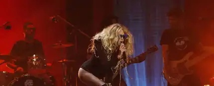 Paulina Rubio durante su actuación en los Premios Platino 2016 Paulina Rubio durante su actuación en los Premios Platino 2016