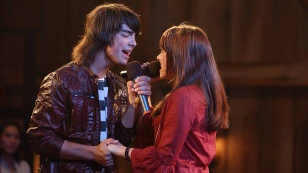 Joe Jonas y Demi Lovato en Camp Rock