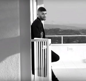 Zayn Malik durante la sesión de fotos para la revista Elle Zayn Malik durante la sesión de fotos para la revista Elle