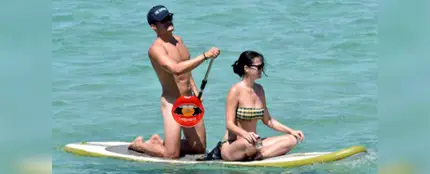 Orlando Bloom enseña sus partes mientras hace paddle surf con Katy Perry Orlando Bloom enseña sus partes mientras hace paddle surf con Katy Perry