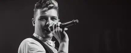John Newman durante uno de sus conciertos John Newman durante uno de sus conciertos