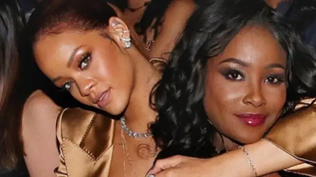 Rihanna con su amiga Leandra