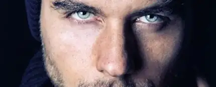Aitor Ferrón y su mirada heladora Aitor Ferrón y su mirada heladora
