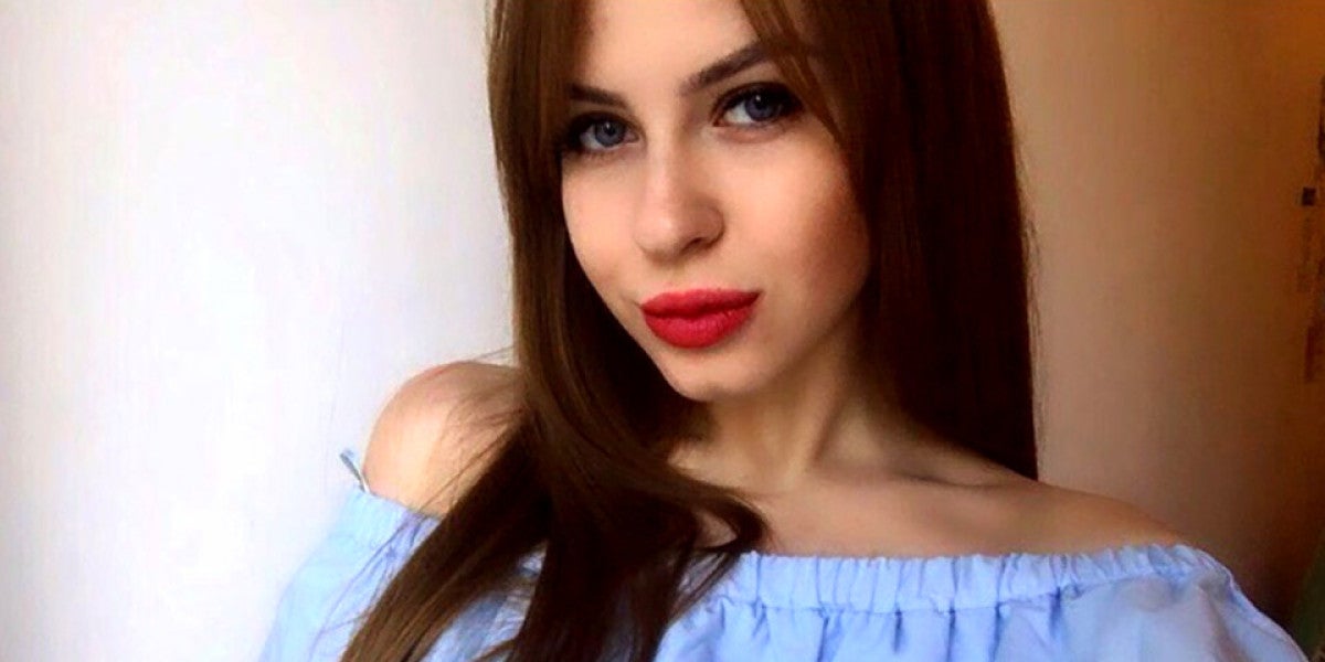 Ariana subasta su virginidad