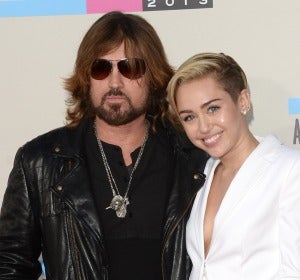 Miley Cyrus junto a su padre Billy Rae Miley Cyrus junto a su padre Billy Rae