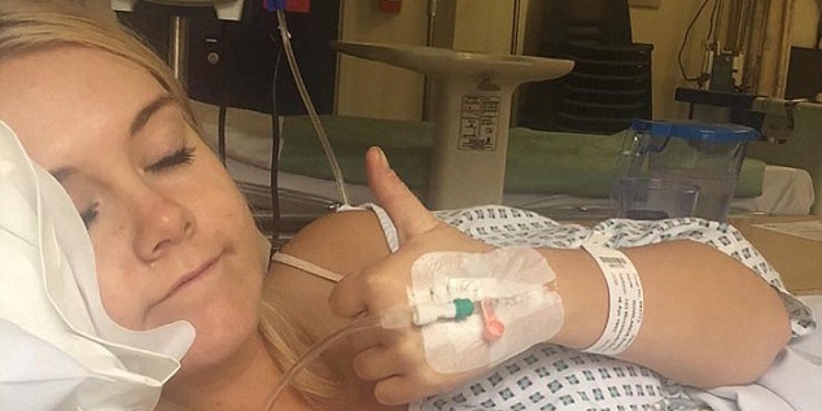 Emma Phillips en el hospital tras la intervención