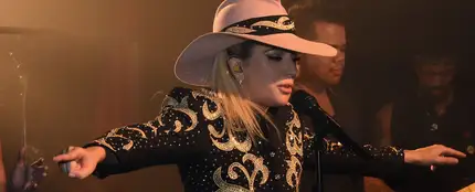 Lady Gaga en el concierto del Dive Bar Tour in Nashville Lady Gaga en el concierto del Dive Bar Tour in Nashville