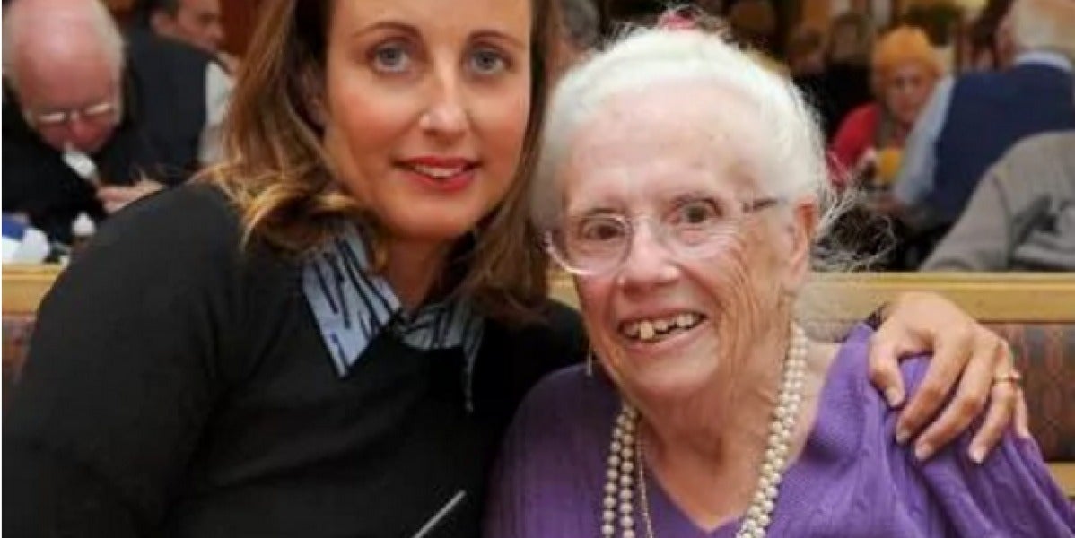 Doreen Mann con su salvadora, la camerera Sonia Congrave