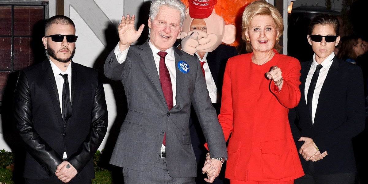 Katy Perry y Orlando Bloom, caraterizados como Hillary Clinton y Donald Trump