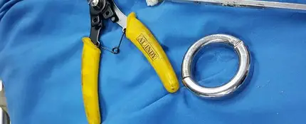 Herramientas utilizadas para liberar el pene del tailandés Herramientas utilizadas para liberar el pene del tailandés