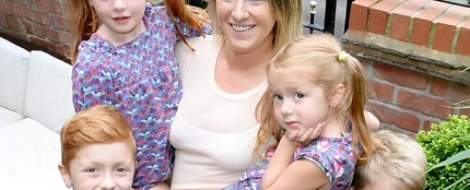 Emily Street con sus hijos Emily Street con sus hijos