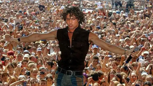 David Bisbal bailando