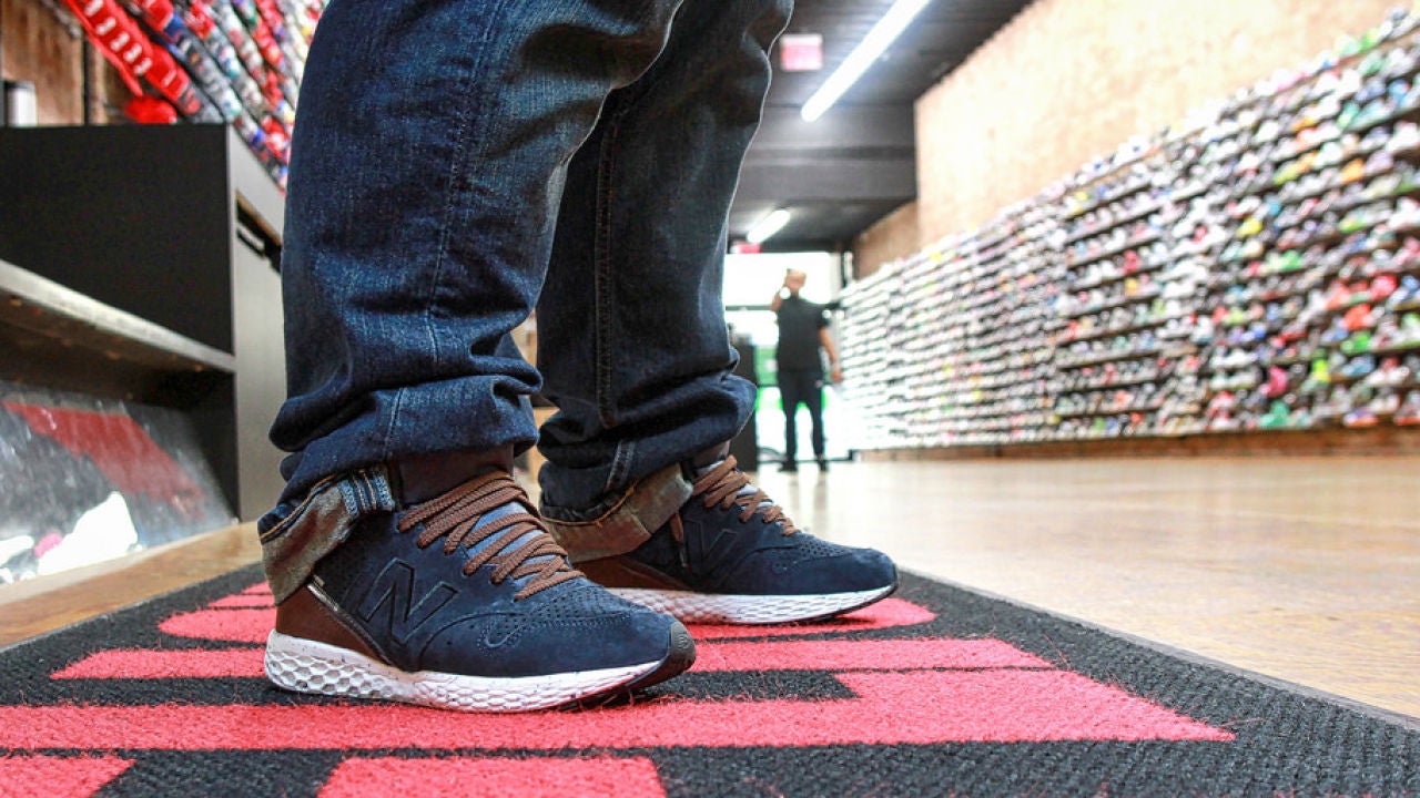 Por qu todo el mundo est quemando sus zapatillas New Balance