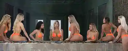 Las finalistas del certamen Miss Bum Bum 2016 posando como en La Última Cena de Leonardo Da Vinci Las finalistas del certamen Miss Bum Bum 2016 posando como en La Última Cena de Leonardo Da Vinci