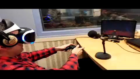 Frame 0.0 de: Ra&uacute;l P&eacute;rez con unas VR en Europlay