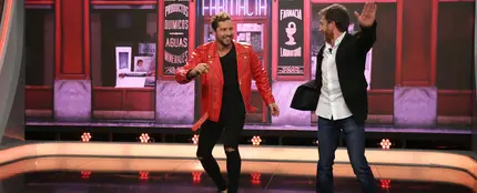El baile viral de Bisbal con la sintonía de 'Farmacia de guardia' El baile viral de Bisbal con la sintonía de 'Farmacia de guardia'