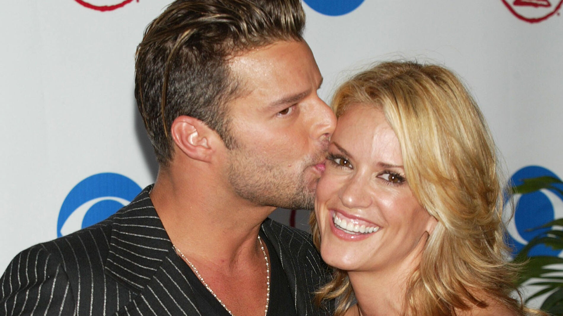 Ricky Martin y Rebecca de Alba en la gala de los Grammy 2003