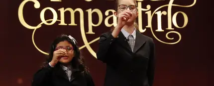 Lorena Stefan y Nicol Valenzuela, las niñas que han cantado 'El Gordo' Lorena Stefan y Nicol Valenzuela, las niñas que han cantado 'El Gordo'