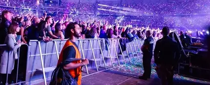 Dave Allegretti en un concierto de Coldplay Dave Allegretti en un concierto de Coldplay
