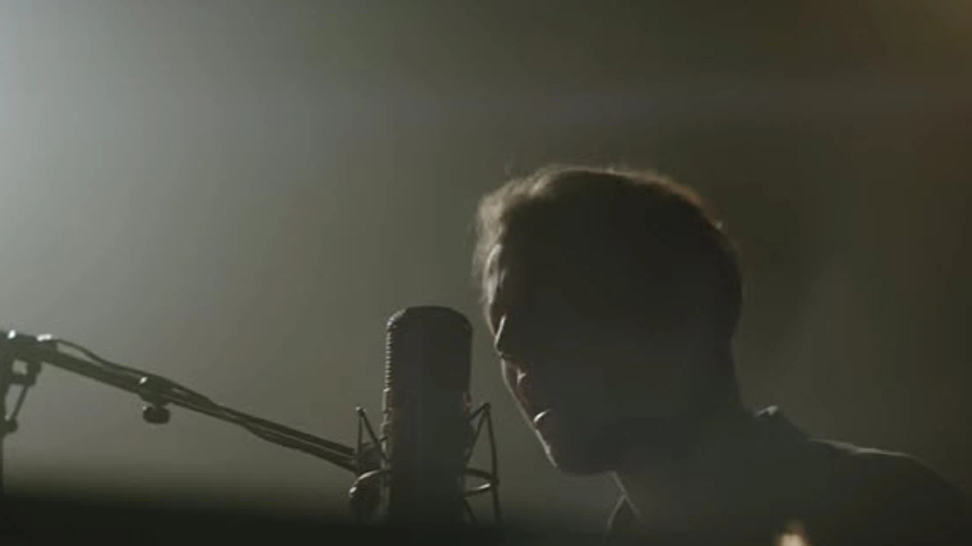 Tom Odell en el videoclip Jealousy Tom Odell en el videoclip Jealousy
