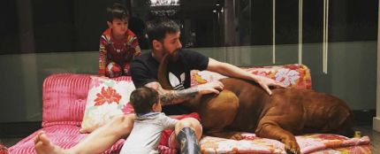 Messi y sus hijos junto a Hulk