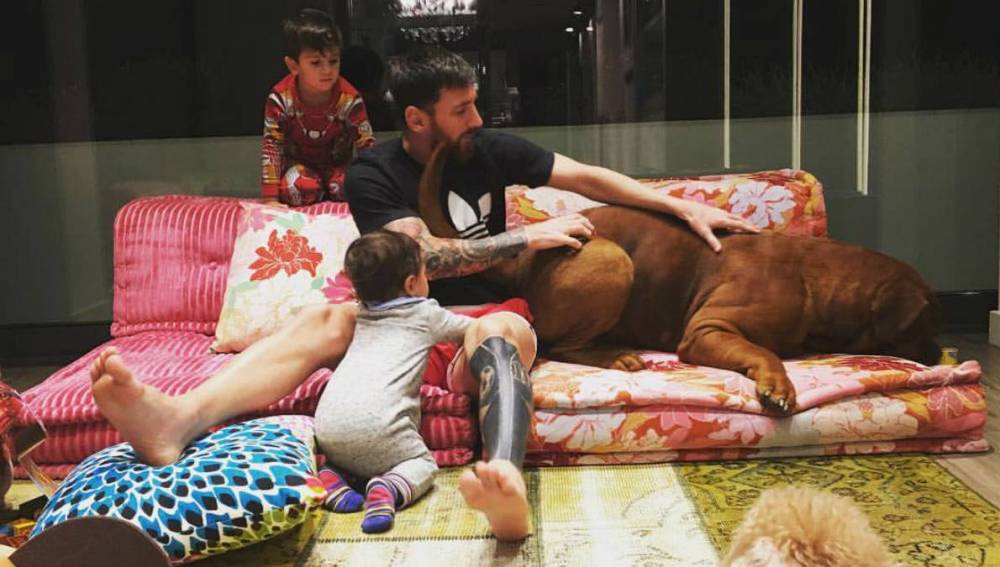 Messi y sus hijos junto a Hulk