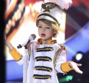 Xia Vigor imitando a Taylor Swift Xia Vigor imitando a Taylor Swift