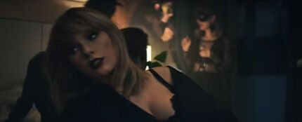 Taylor Swift en el videoclip de I Don&#39;t Wanna Live Forever