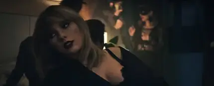 Taylor Swift en el videoclip de I Don't Wanna Live Forever Taylor Swift en el videoclip de I Don't Wanna Live Forever